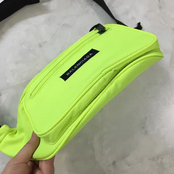 BALENCIAG巴黎世家 帆布胸包腰包 簡單輕便  BL1138
